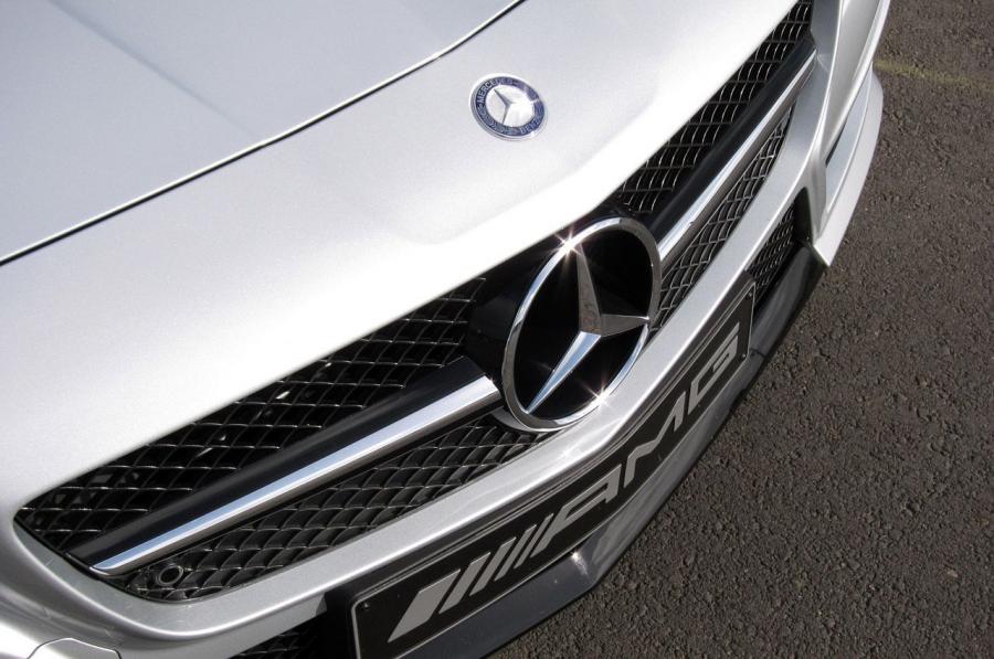  Mercedes-Benz SLK55 AMG 2012 года  (фото 38 из 73)